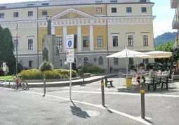 Zona pedonale in piazza Regina Margherita